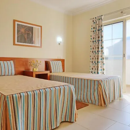 Gale Sleeps 8 Pool Air Con Wifi * Patroves